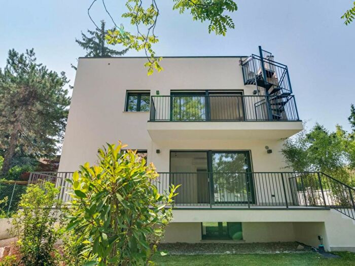 Appartamento trilocale in affitto in Via Eugenio Torelli Viollier, Maggiolina, Milano