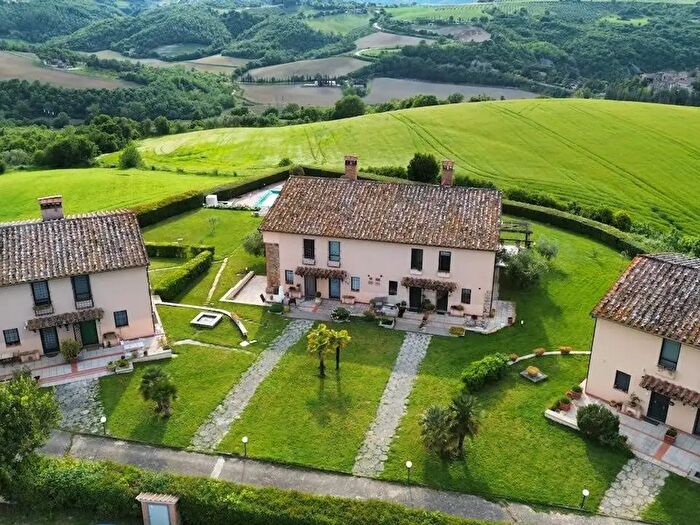 Appartamento con 5 locali in vendita in San Venanzo