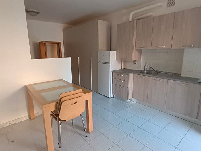 Appartamento monolocale in affitto in Via Alcide De Gasperi, Piazzale Giosuè Carducci, Pesaro
