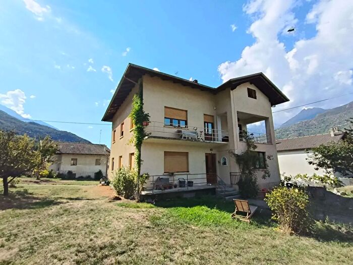 Appartamento con 5 locali in vendita in Fenis