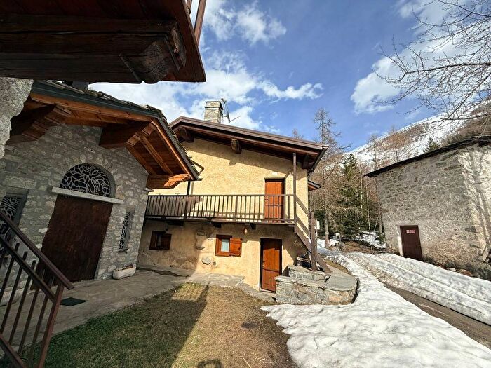 Casa bilocale in affitto in Località Meyen, Courmayeur