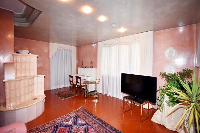 Casa con 6 locali in vendita in Via Trieste, Arzignano