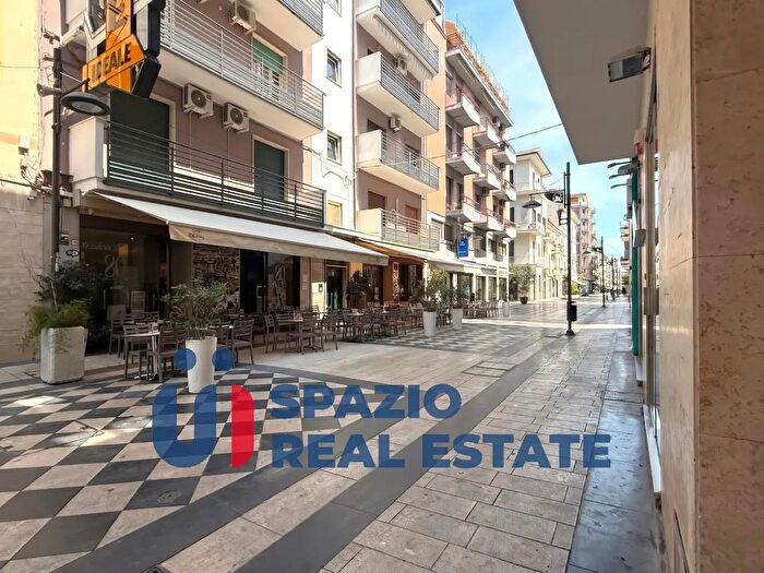 Appartamento trilocale in vendita in Via C Battisti, Pescara