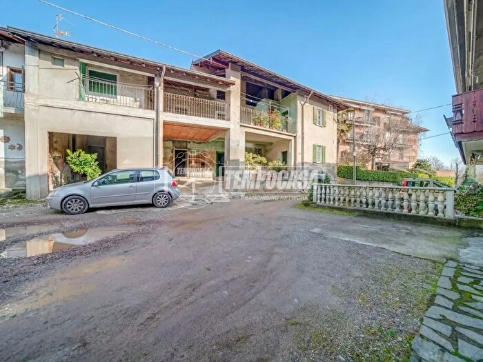 Casa con 6 locali in vendita in Via Milano, Sumirago