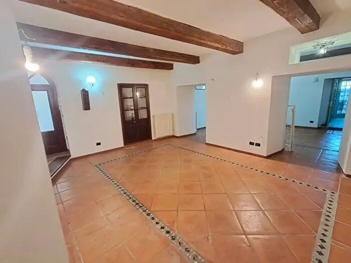 Appartamento con 5 locali in vendita in Via Giuseppe Poerio, Catanzaro