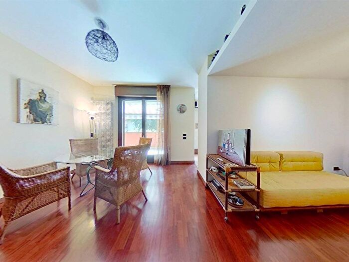 Appartamento bilocale in affitto in via Legnone, Dergano, Milano
