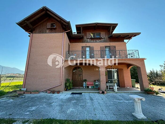 Casa con 7 locali in vendita in Via Antica Snc, Bellizzi