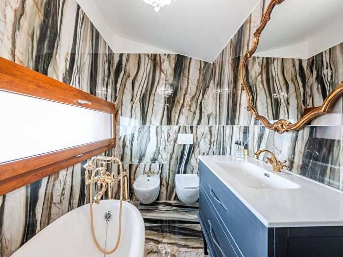 Appartamento quadrilocale in affitto in Via Riva di Reno, Centro Storico, Bologna