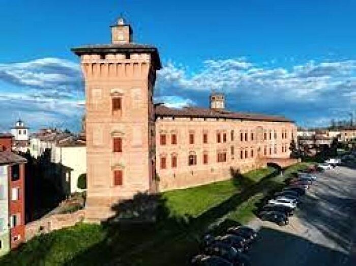 Casa con 6 locali in vendita in Scandiano