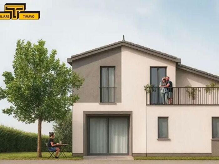 Casa quadrilocale in vendita in Via Palmiro Togliatti, Quattro Castella