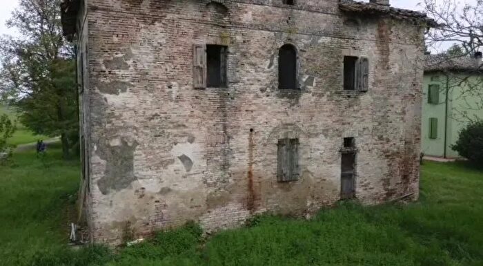 Casa con 8 locali in vendita in Strada Provinciale per Golese, Torrile