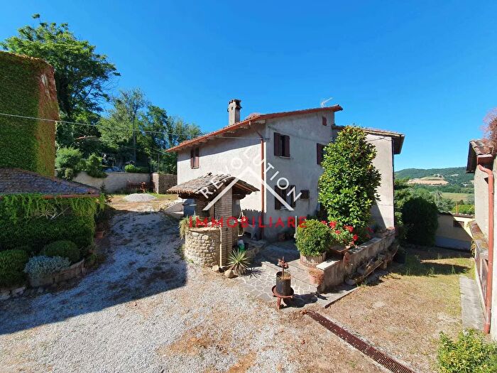 Casa con 8 locali in vendita in Viale Enrico Fermi, Citta Di Castello