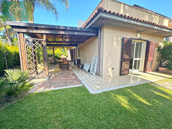 Appartamento bilocale in vendita in Via Dott Mario Amato, Mascali