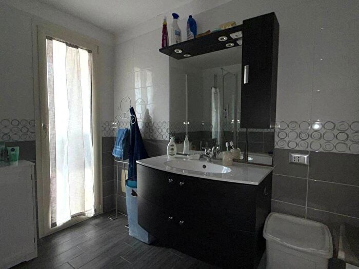 Appartamento trilocale in affitto in Via Lucio Silla, Bagnoli, Napoli