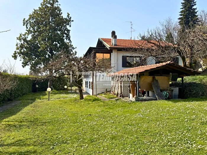 Casa quadrilocale in vendita in Lomagna