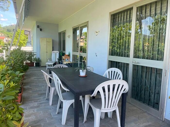 Appartamento con 7 locali in vendita in Montecatini Terme