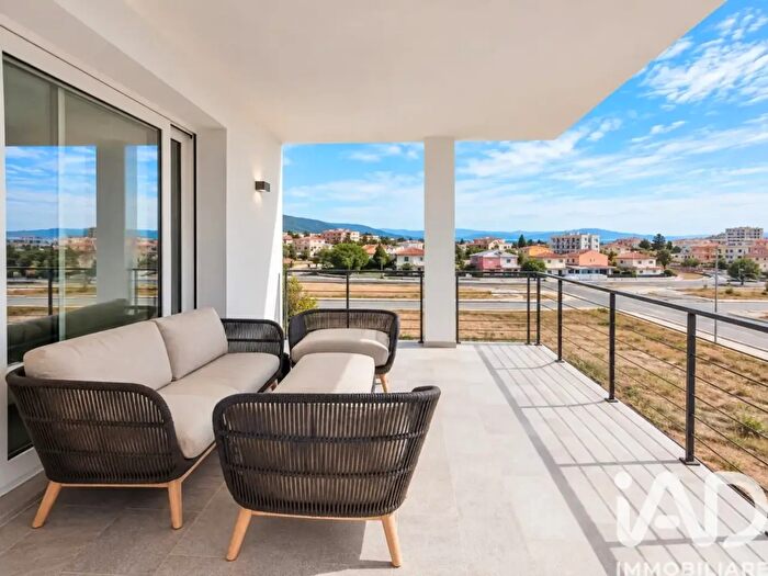 Appartamento con 5 locali in vendita in Via delle Calendule, Olbia