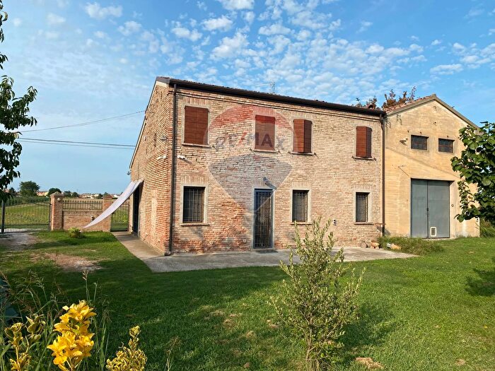 Casa con 5 locali in vendita in Via Rizza, Ferrara