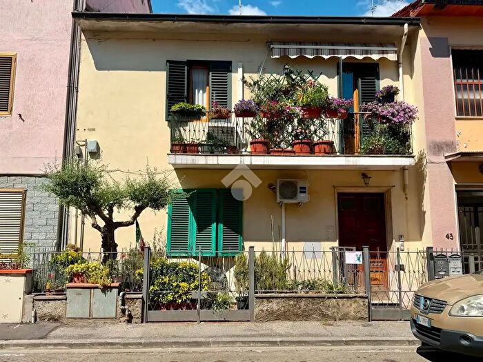 Appartamento con 5 locali in vendita in Via II Giugno, Montemurlo