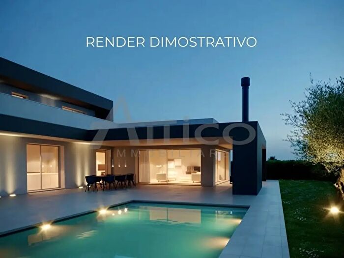 Casa con 8 locali in vendita in Via Mafalda di Savoia, Rovigo