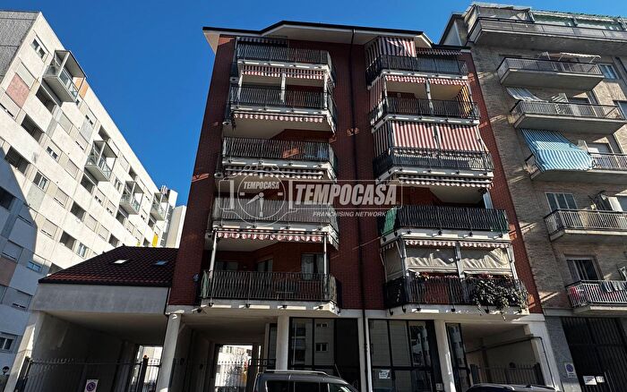 Appartamento quadrilocale in vendita in Via Ivrea, Torino