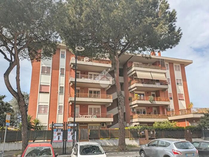 Appartamento trilocale in vendita in Via Carlo Pirzio Biroli, Ciampino
