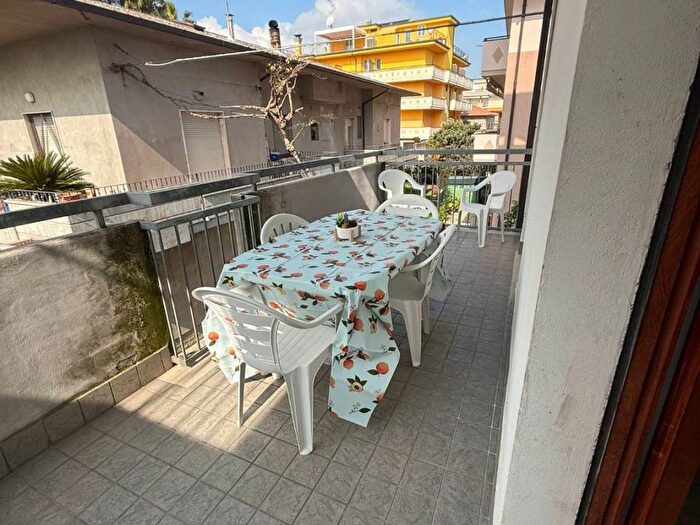 Appartamento trilocale in affitto in Via Panaro, Lungomare Marconi, Alba Adriatica