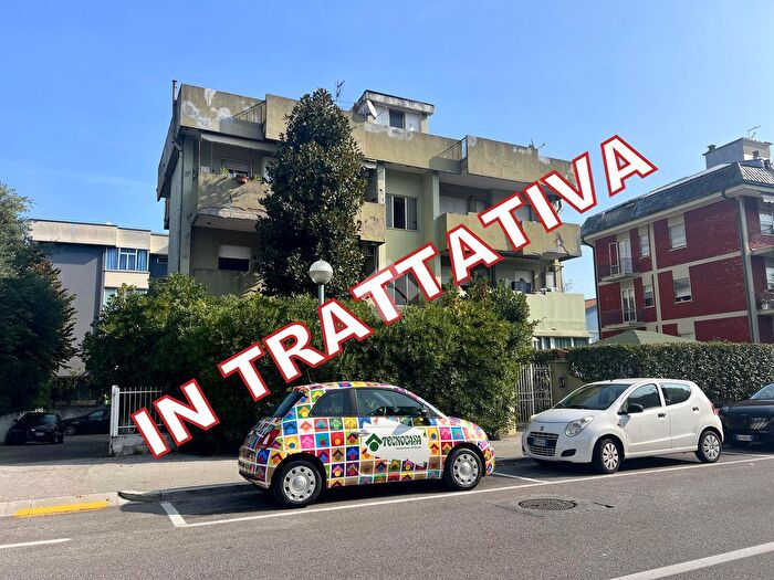 Appartamento trilocale in vendita in Viale Mosca, Rimini