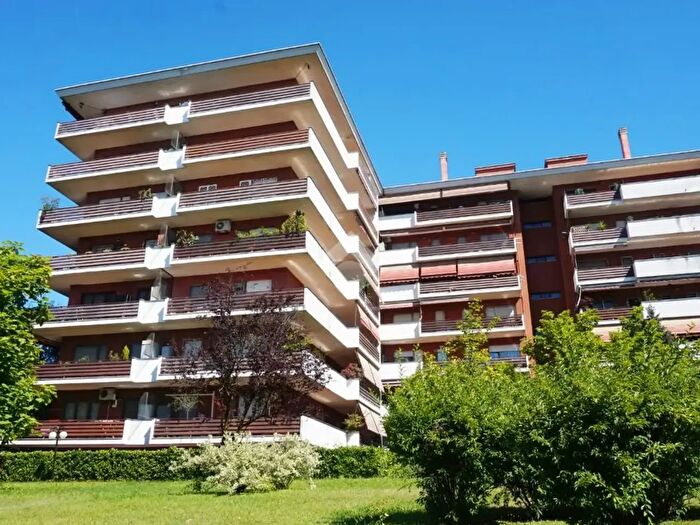 Appartamento trilocale in vendita in Via Indipendenza, Peschiera Borromeo