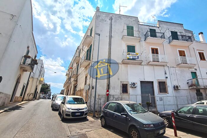 Appartamento con 10 locali in vendita in Via Trieste, Noci