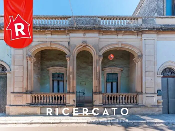 Casa con 6 locali in vendita in Via Costantinopoli, Calimera
