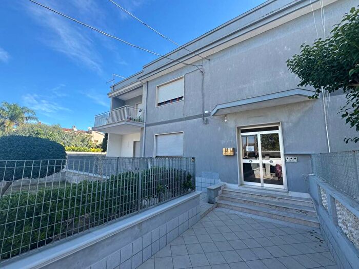 Appartamento trilocale in affitto in Via Bobe, San Vito Carelli, Taranto