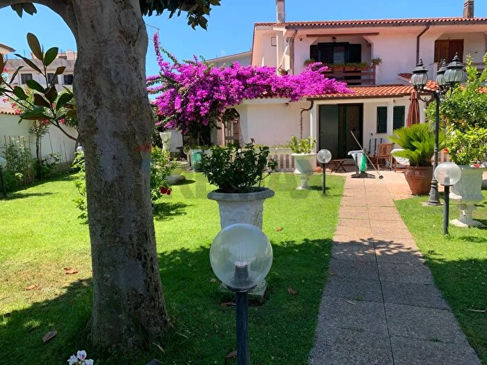 Casa quadrilocale in vendita in Via del Parco, Ardea