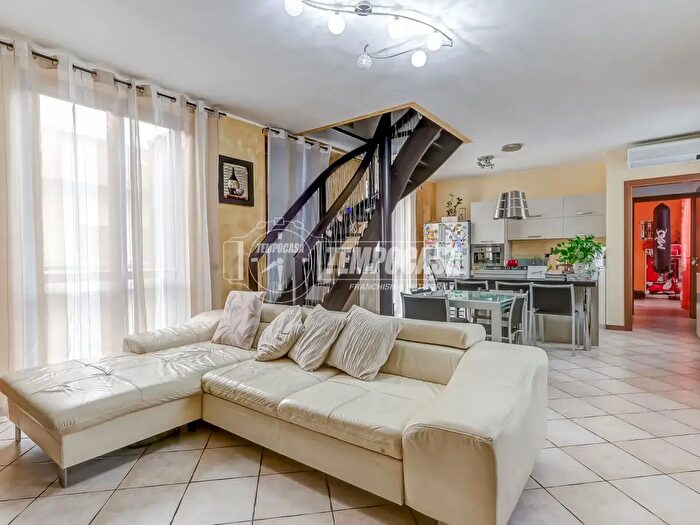 Appartamento quadrilocale in vendita in Via San Gerolamo, Castano Primo