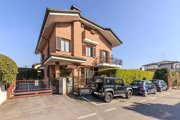 Casa quadrilocale in vendita in Arese