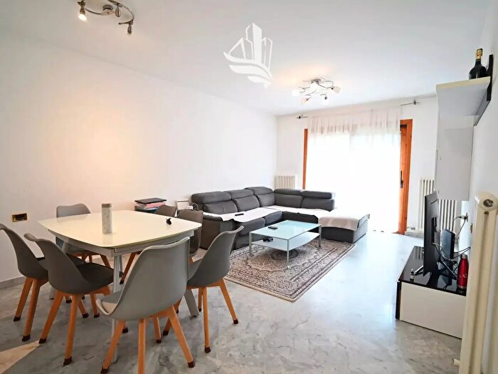 Casa con 5 locali in vendita in Via S Urbano, Ora