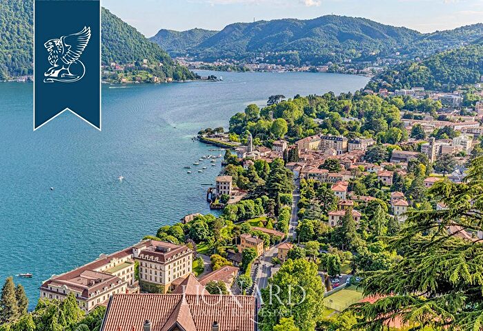 Appartamento trilocale in vendita in Cernobbio