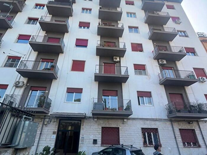 Appartamento quadrilocale in affitto in Via Pietro Airoldi, Fiera, Palermo