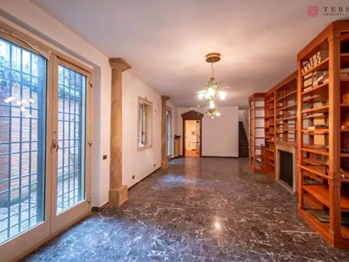 Appartamento quadrilocale in vendita in Via Lanzone, Milano