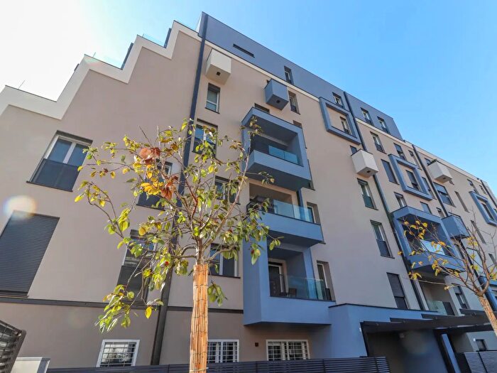 Appartamento quadrilocale in vendita in Via Cimabue, Bologna