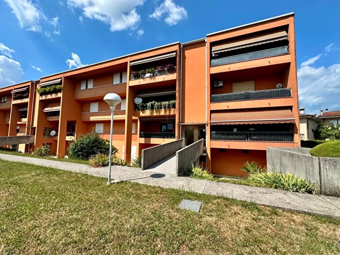 Appartamento con 5 locali in vendita in Via Giuseppe Verdi, Manzano