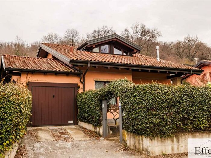 Casa con 6 locali in affitto in Via Brugnoni A, Centro, Besozzo