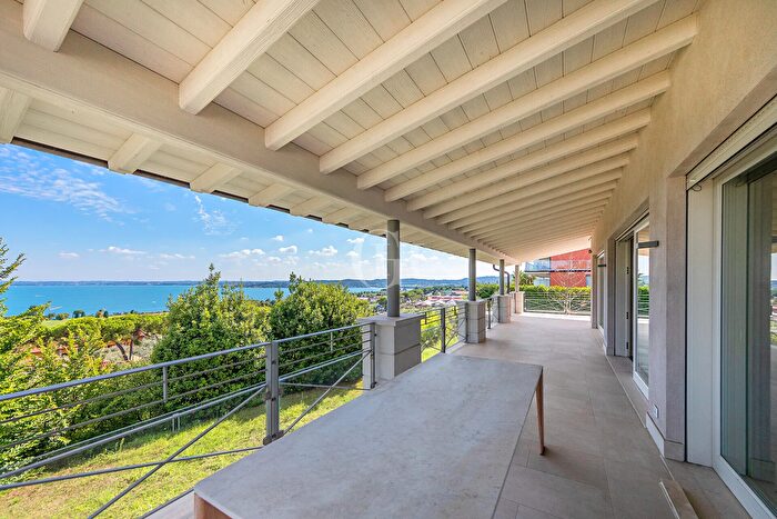 Casa con 9 locali in vendita in Via Monte Tapino, Moniga Del Garda