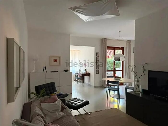Appartamento trilocale in vendita in Carrara