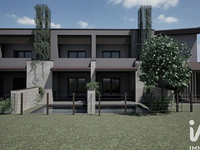 Casa con 5 locali in vendita in Via Salvo dAcquisto, Monzambano