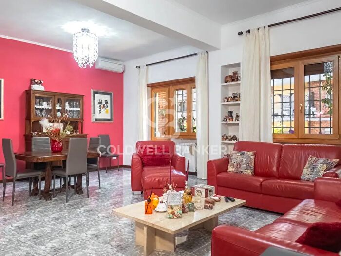 Appartamento trilocale in vendita in Via Giovanni Battista Gisleni, Roma