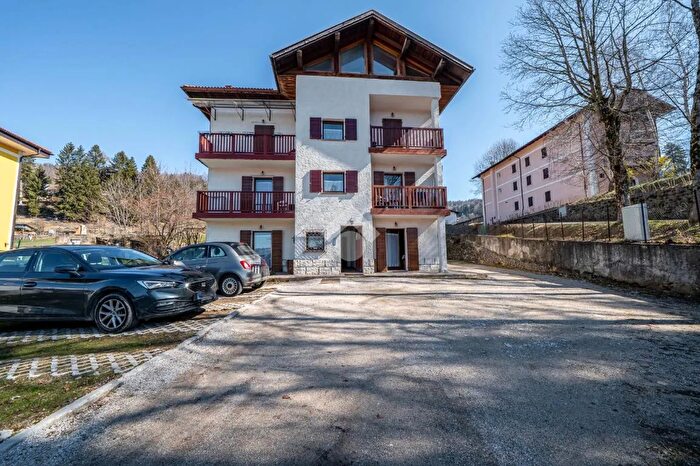 Casa in vendita in Frazione Gionghi, Lavarone