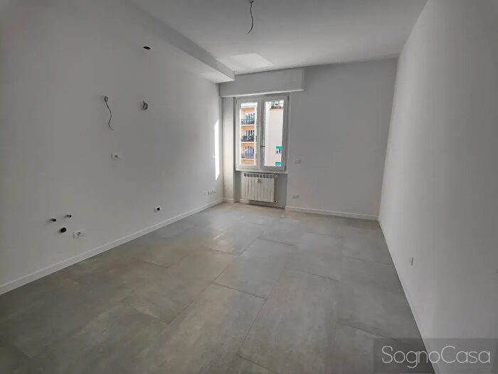 Appartamento trilocale in vendita in Via Adelaide Ristori, Firenze