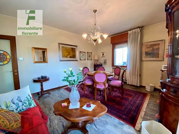 Appartamento trilocale in vendita in Via Cortese, Padova