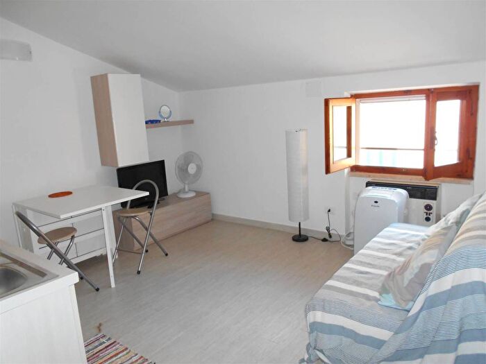 Appartamento trilocale in affitto in Via Trento, Centro, Follonica